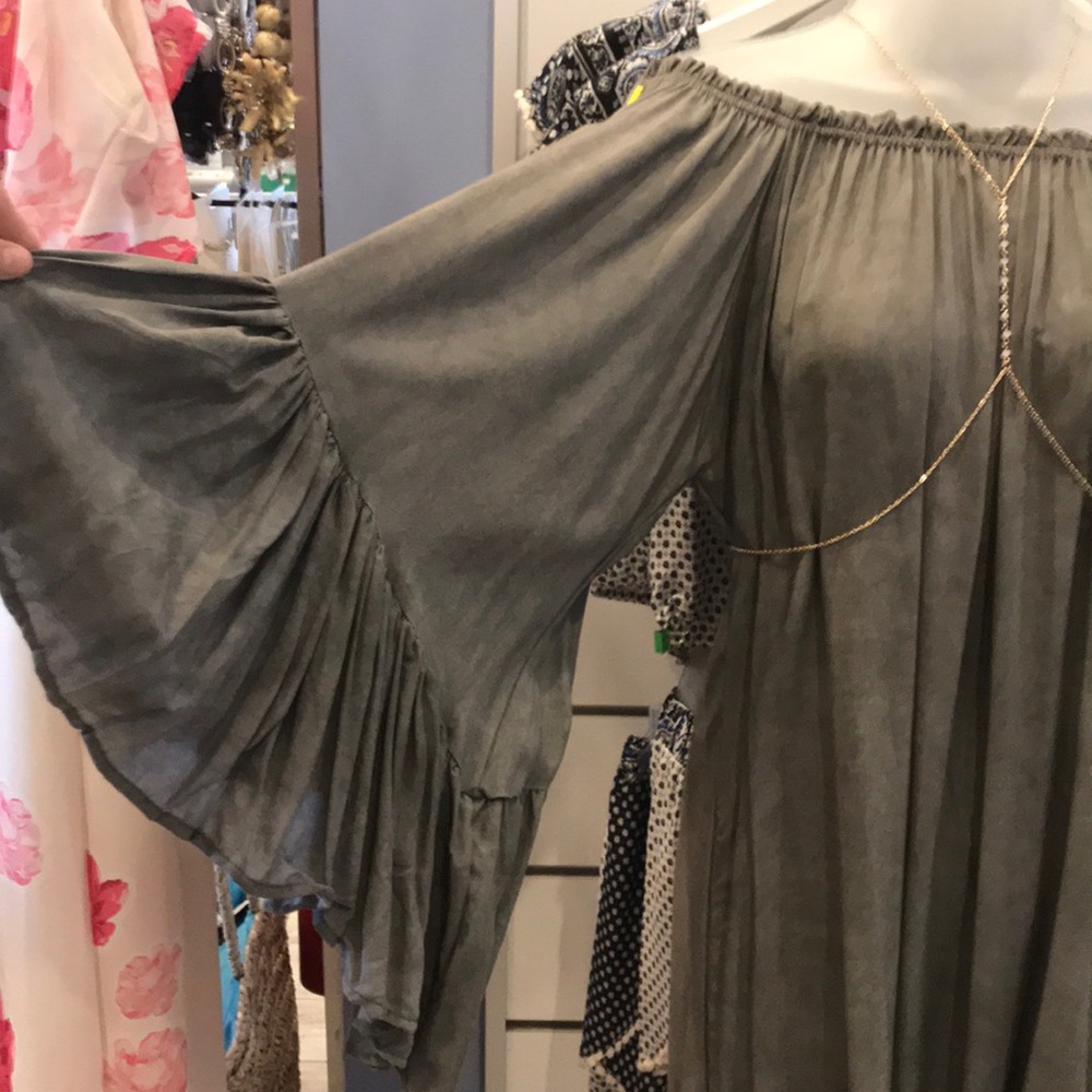 Elan - Picture 2 of 3